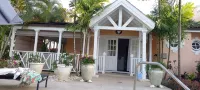 Pool fronted Luxury re furbished  Villa with Fairmont beach club access card. - Wifi