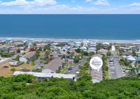 Walk to Beach - Updated Amelia Island Townhome Near Fort Clinch and Downtown