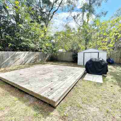 Spacious 4-bedroom house with Covered Private Pool in Gainesville Hotel Exterior