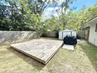 Spacious 4-bedroom house with Covered Private Pool in Gainesville - Private Pools