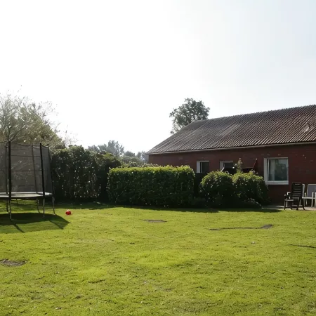 Beautiful vacation apartment with large outdoor terrace near the dike Отели в г. Зимонсберг