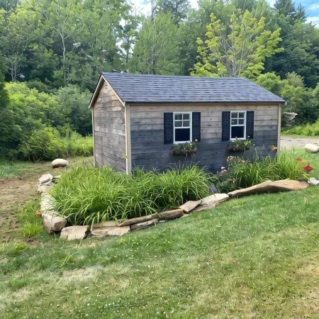 Island Home Minutes Away from beaches, hiking, kayaking, or seaside dining