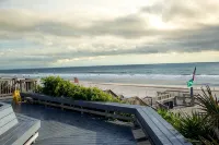Newly remodeled Studio Condo across parking lot to Ocean - 3つ星