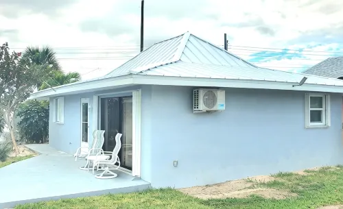 Beautiful, Cozy Beach Villa In The Heart Of Treasure Cay!