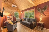 C-Howder Chalet Dog Heaven! Huge Fenced Yard - Chalets