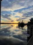 Walk to Waterfront Dining, Shops, Wine Bar. 2 Miles from I-95. No Pet Fee!