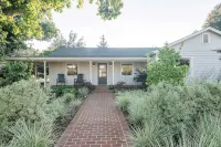 Sonoma Square Gem! Charming New Farmhouse w Pool + Private Detached Guest Suite