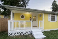 Escape with Your Pet to Sunny Place Cottage!