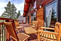 Luxury Tahoe/Donner Home w/Mountain Views, Sauna & Hot Tub! - 6 Bed / 4.5 Bath