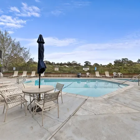 Beautiful San Clemente Beach Condo, Walking to the Sand