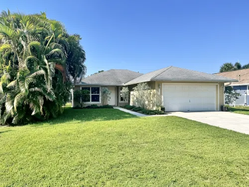 Family-friendly home near Downtown, Stadium, & Beaches.