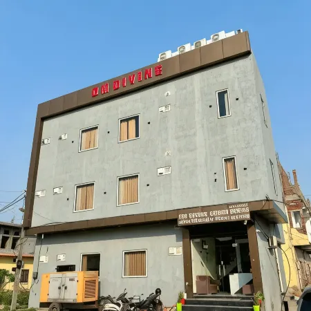 Om divine hotel