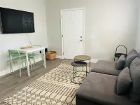 Quiet Studio in New Port Richey Downtown. Apartment B - Apartments