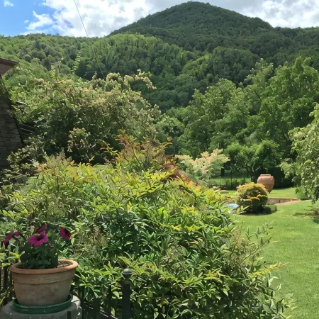 MANDOLATA - cottage with garden, shared pool, private veranda