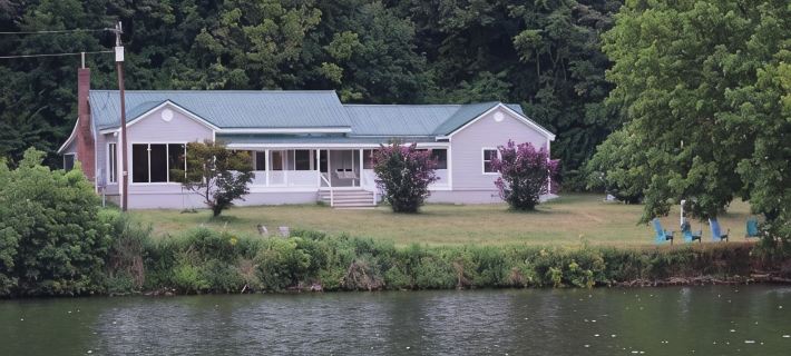 Deltopia on Waterfront New River/Claytor Lake Hotels in Pulaski County