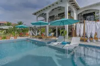 Ophelia's Villa: Waterfront Luxury with Private Pool - Villas