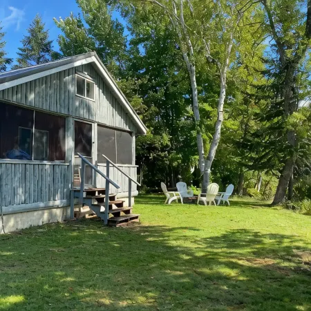 Waterfront cabin with access to Long Lake and Mud Lake.