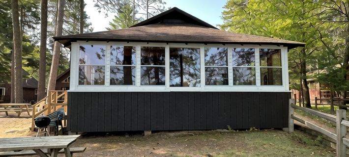 Charming Cedar Lakeside Cottage at Elbert's Resort Hotels in Vilas County