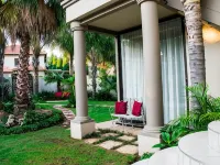 Casa Flora Guesthouse Hotels near The Willows