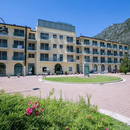 Budget Village Apartments - Porto Letizia
