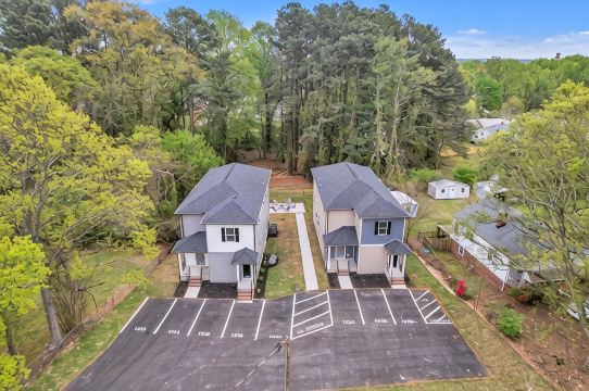 Family & Pets Welcome: 2BR in DT Greer w/ Fire Pit