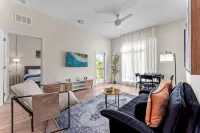 Riviere 2BR Apartment Pet Friendly Oasis Sleeps 6 Close to Epic Universe Pool & Gym - Kondo