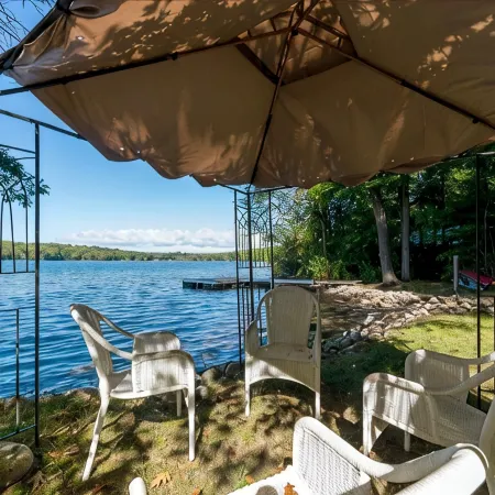 Casa Albanese on Farlain Lake