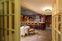 The New London Inn - С баром