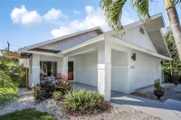 Pool/Spa Home biking distance to the beach!