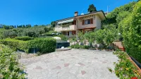 Villa Bellevue Corsanico, private pool and parking, easily accessible, sea view - Wifi
