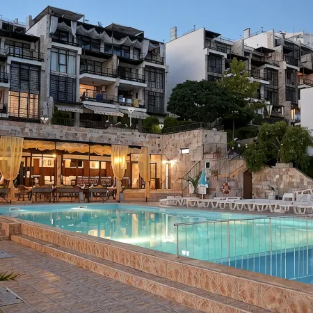 Luxury Penthouse Apartment with Panoramic Sea Views