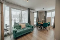 Luxurious condo in downtown Magog with wood fireplace and pool