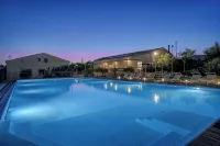 New: Wonderful villa with sea view, infinity pool, padel court - Villas