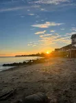 PRIVATE BEACH: ROYAL OCEANVIEW CASTLE @ CLINTON W/ 4 QUEENS 2 FULL - Strand