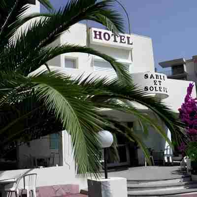 Hotel Sable Et Soleil - Port, Plage et Jacuzzi Privé Hotel Exterior
