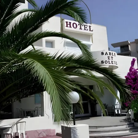 Hotel Sable Et Soleil - Port, Plage et Jacuzzi Privé
