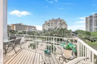 Relaxing 1 BR condo w/pool & steps to the beach - Beach