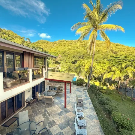 Villa Mariposa N°10 - Luxury Beachfront Escape, Private, Steps to Beach & Pool