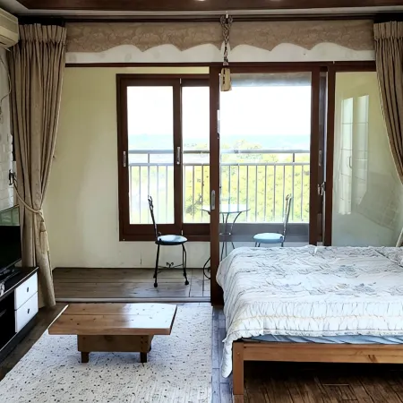 Jun House