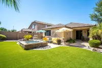 Relaxing & Upgraded Vacation Home - Pet Friendly - 2-Star