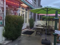 AUBERGE DES PINS Hôtels à : Aubenas