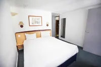 The Galleon Hotel, Part of AG Collection - parking