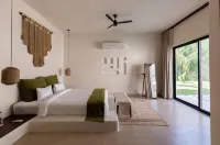 La Vida Retreat - Condos