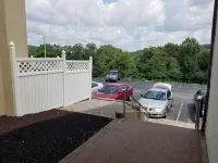 Baymont by Wyndham Cookeville - parking