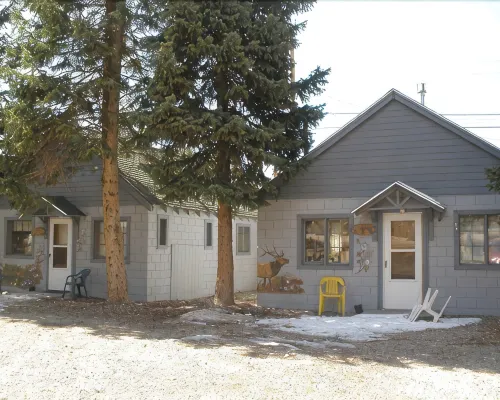 Lone Pine Cabins Hotels in Grand Lake