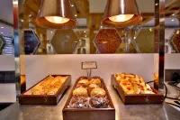 Regenta Central the Crystal Kanpur, - Desayuno
