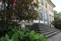 Accogliente camera e bagno con vista sul giardino di Villa Bottini - Lejligheder
