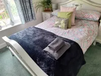 Cosy House in historic market town. Pet friendly with large enclosed garden. - Wi-Fi