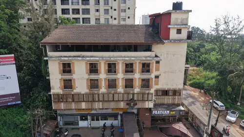 Pratham Inn by Downtown Hotel - bar