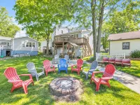 Indian Lake Waterfront Home & Boathouse - Boat Rental Available - Sleeps 16 Hotels in Stokes Township